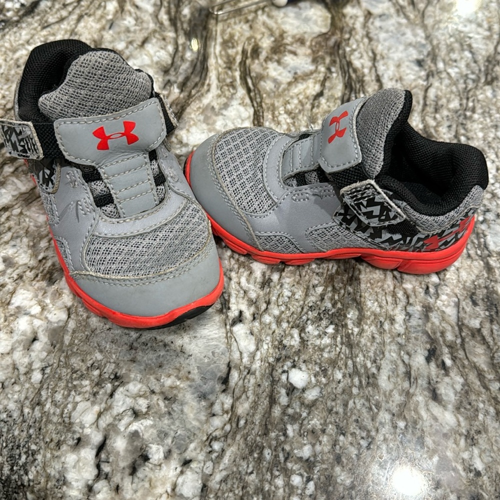 Under Armor Tennis Shoes
